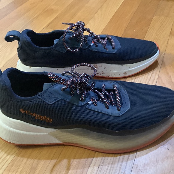 Mens size 9 Columbia PFG casual shoes - Picture 6 of 6